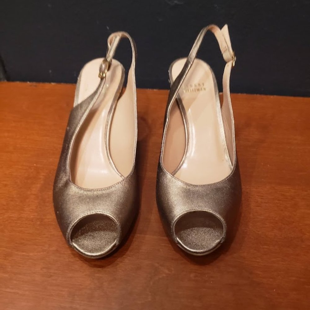 Stuart Weitzman gold wedge shoe